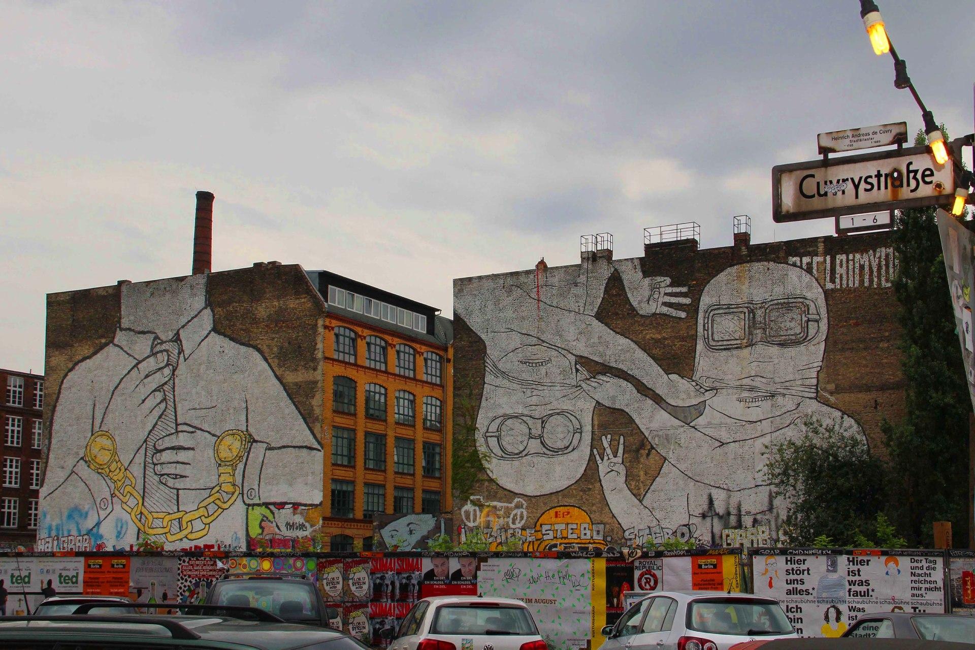 Utopia, il murale di Blu, uno degli street artist più famosi in tutto il mondo. Berlino - Wikimedia Commons